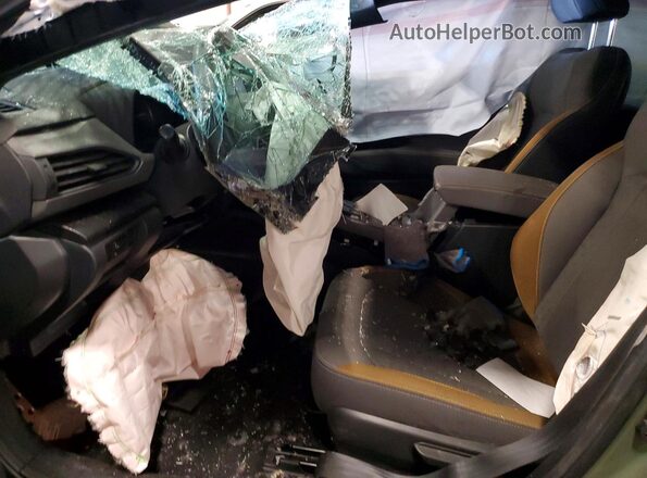 4S4GUHF66R3701663 2024 SUBARU CROSSTREK Green Front interior view