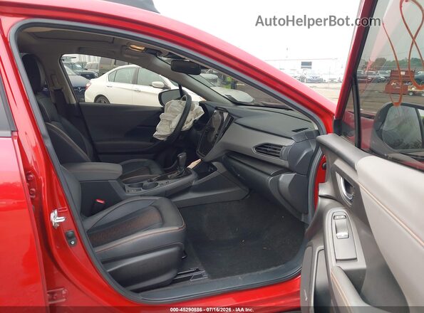 4S4GUHM65S3746019 2025 SUBARU CROSSTREK Red Widok wnętrza z przodu