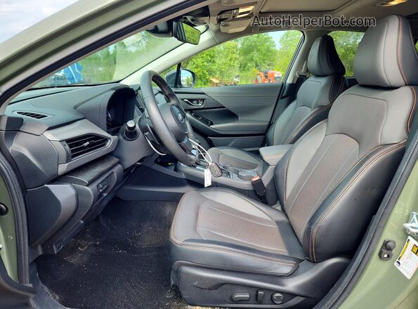 4S4GUHM66R3772879 2024 SUBARU CROSSTREK Green Widok wnętrza z przodu