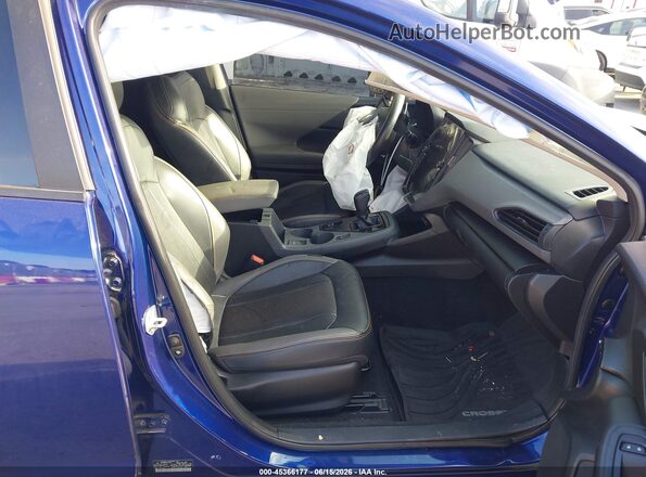 4S4GUHM66R3817948 2024 SUBARU CROSSTREK Blue Widok wnętrza z przodu