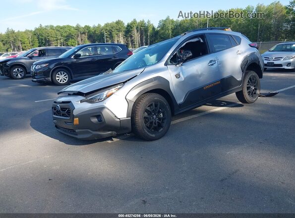 4S4GUHT63T3727925 2026 SUBARU CROSSTREK Silver Vista tres cuartos delantera izquierda