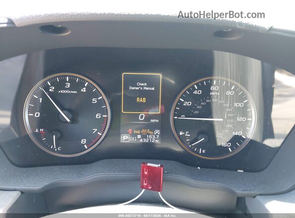 4S4GUHT68R3749492 2024 SUBARU CROSSTREK Red Widok tylnych siedzeń