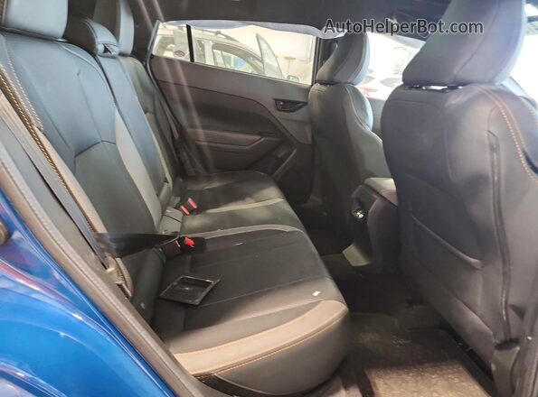 4S4GUHU65R3750453 2024 SUBARU CROSSTREK Blue Widok wnętrza z tyłu