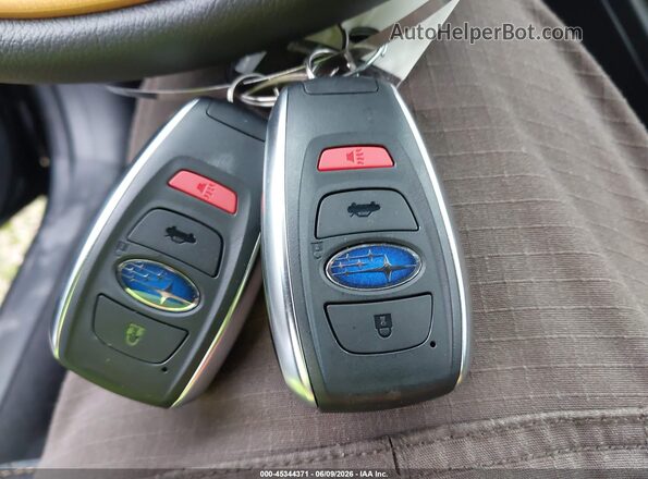 4S4GUHU66T3767950 2026 SUBARU CROSSTREK Gray Вид панелі приладів