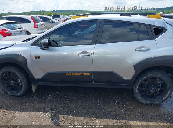 4S4GUHU68S3756513 2025 SUBARU CROSSTREK Silver Սալոնի հետևի տեսք