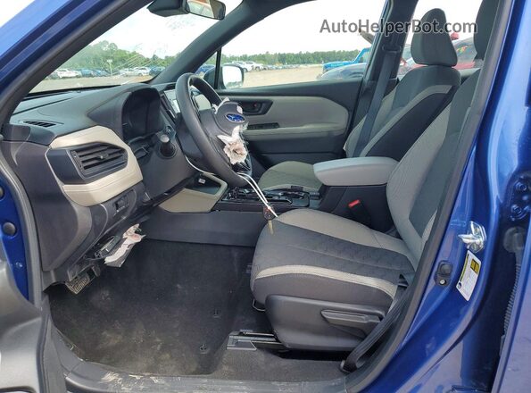 4S4SLDA62T3023921 2026 SUBARU FORESTER Blue Front interior view