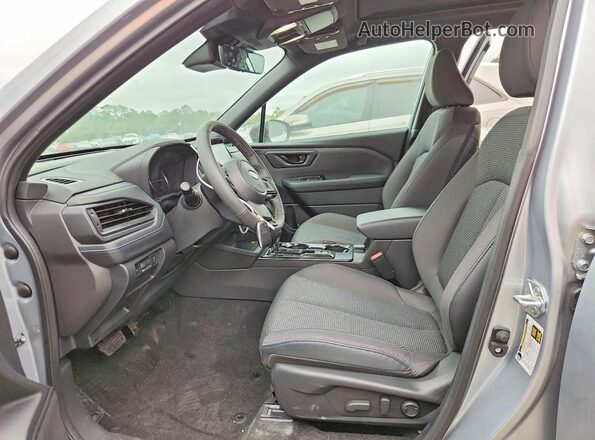 4S4SLDD6XT3055754 2026 SUBARU FORESTER Silver Widok wnętrza z przodu