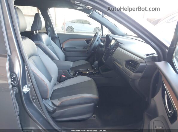 4S4SLDH69T3006345 2026 SUBARU FORESTER Gray Widok wnętrza z przodu