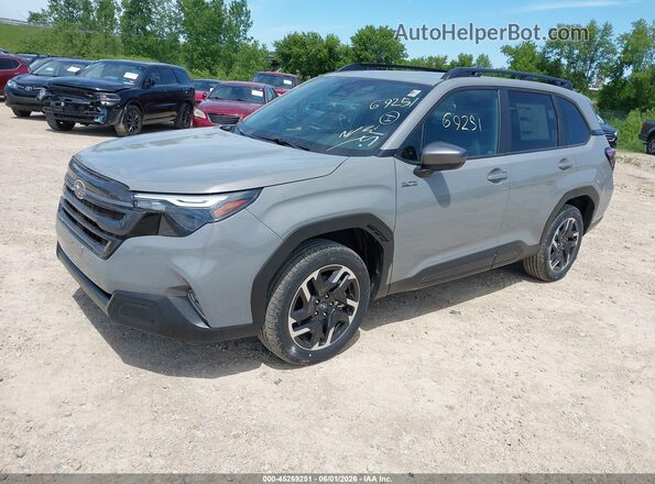 4S4SLSE7XT3070749 2026 SUBARU FORESTER Серый Передняя левая четверть