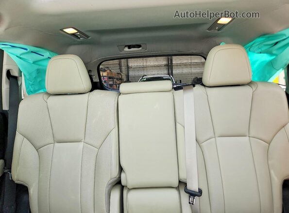 4S4WMALD2K3465525 2019 SUBARU ASCENT White Rear seats view