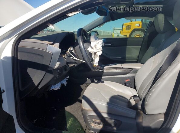 4T1AZ1FBXLU044752 2020 TOYOTA AVALON White Front interior view