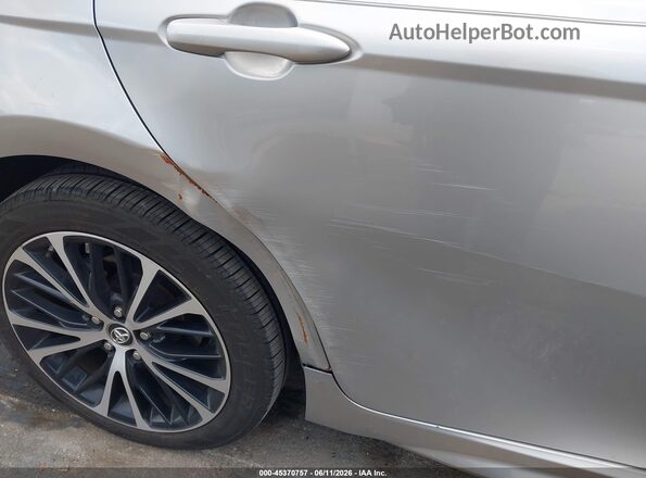 4T1B11HK0JU630575 2018 TOYOTA CAMRY Silver Դիմացի տեսք