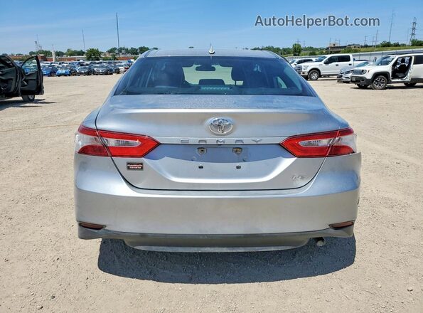 4T1B11HK2KU790698 2019 TOYOTA CAMRY Silver Vista trasera