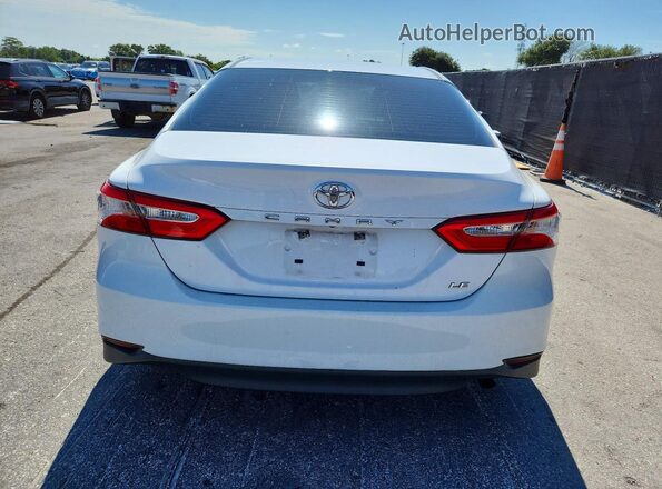 4T1B11HK3JU050432 2018 TOYOTA CAMRY White უკანა ხედი