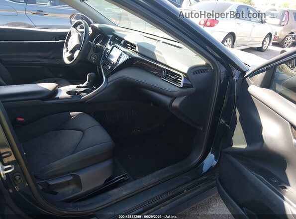 4T1B11HK3KU827015 2019 TOYOTA CAMRY Синий Вид салона спереди