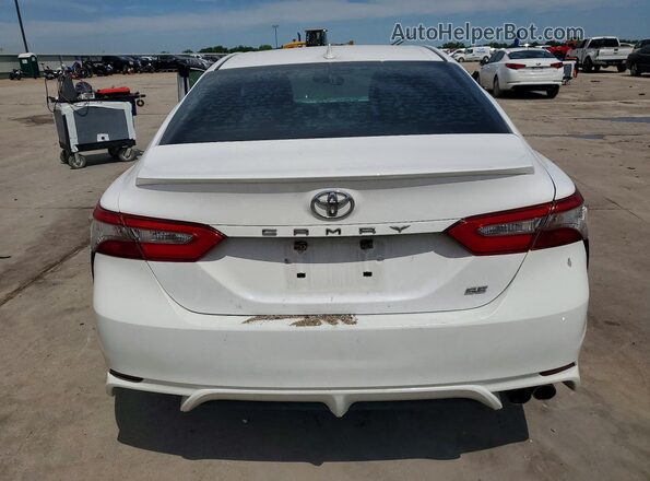 4T1B11HK4JU076568 2018 TOYOTA CAMRY Белый Вид сзади