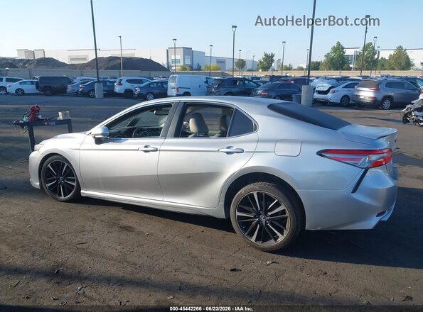 4T1B11HK5JU608149 2018 TOYOTA CAMRY Silver Панорамний вид салону 360°