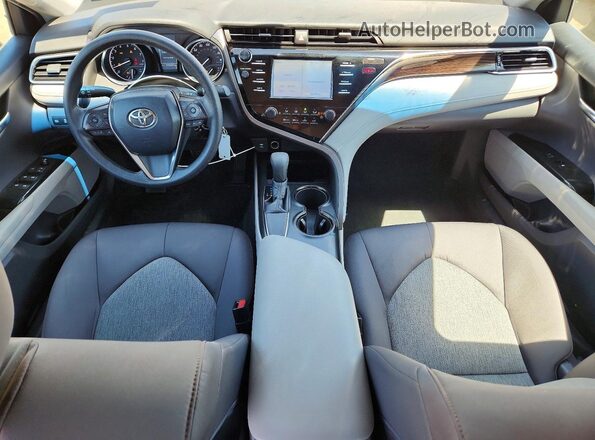 4T1B11HK5JU627882 2018 TOYOTA CAMRY Серый Вид панели приборов