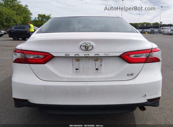 4T1B11HK5JU654077 2018 TOYOTA CAMRY Белый 