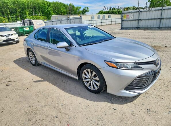 4T1B11HK5KU226589 2019 TOYOTA CAMRY Серебряный 