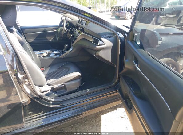 4T1B11HK9JU600331 2018 TOYOTA CAMRY Black Widok wnętrza z przodu