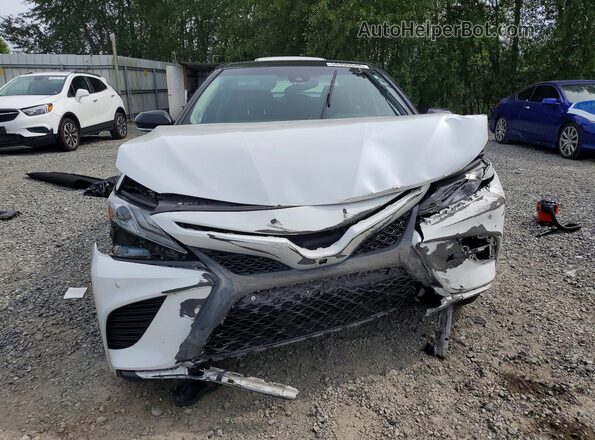 4T1B61HK0JU073183 2018 TOYOTA CAMRY White 