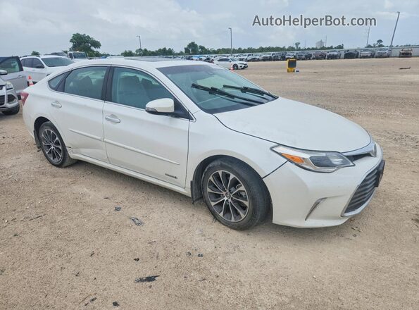 4T1BD1EB1HU059393 2017 TOYOTA AVALON White Front right
