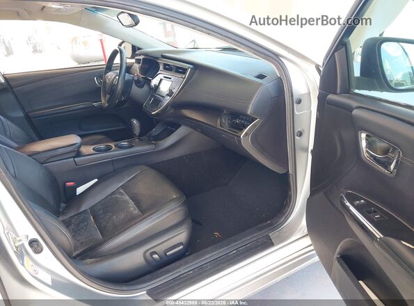 4T1BD1EB9GU053579 2016 TOYOTA AVALON HYBRID Серебряный Вид салона спереди