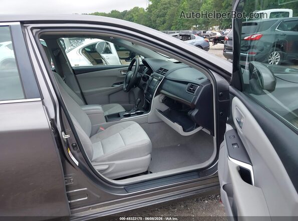 4T1BF1FK0GU129733 2016 TOYOTA CAMRY Gray Вид салону спереду
