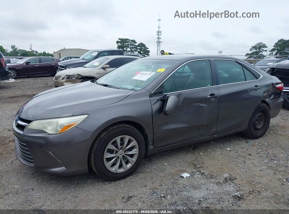 4T1BF1FK0GU129733 2016 TOYOTA CAMRY Gray Вид спереду