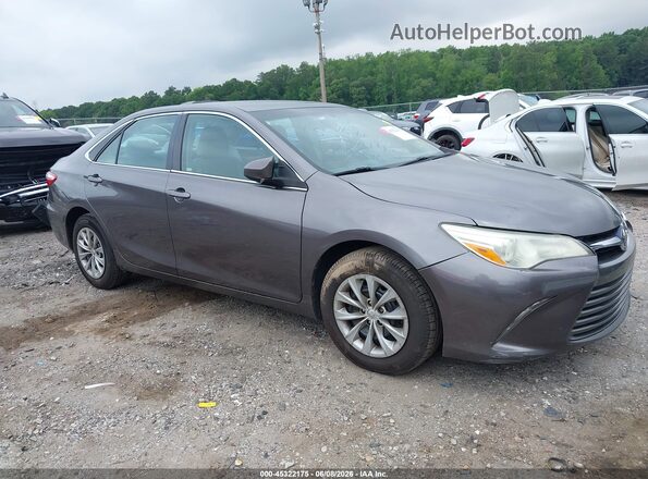 4T1BF1FK0GU129733 2016 TOYOTA CAMRY Gray Вид задньої частини салону