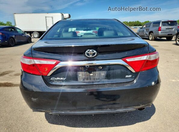 4T1BF1FK0GU136665 2016 TOYOTA CAMRY Black Widok z tyłu