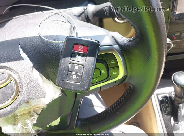 4T1BF1FK0GU522597 2016 TOYOTA CAMRY Белый Вид панели приборов