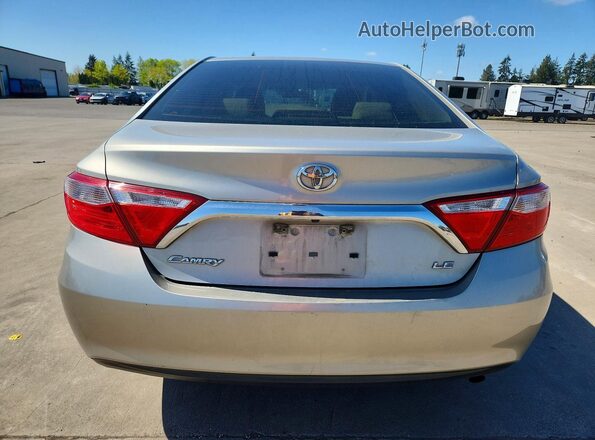 4T1BF1FK0HU406401 2017 TOYOTA CAMRY Gold Vista trasera