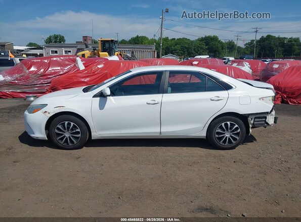 4T1BF1FK1GU119034 2016 TOYOTA CAMRY White Widok wnętrza 360 stopni