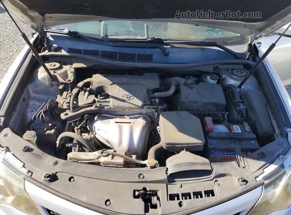 4T1BF1FK2EU756673 2014 TOYOTA CAMRY Silver Սալոնի հետևի տեսք