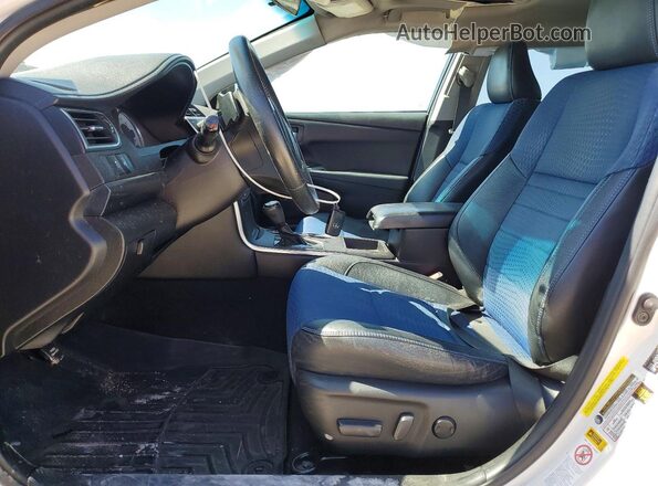 4T1BF1FK2GU554399 2016 TOYOTA CAMRY White Widok wnętrza z przodu