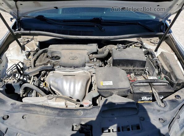 4T1BF1FK2GU554399 2016 TOYOTA CAMRY White Widok wnętrza z tyłu