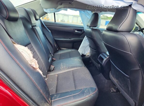 4T1BF1FK2GU580243 2016 TOYOTA CAMRY Red Вид задніх сидінь