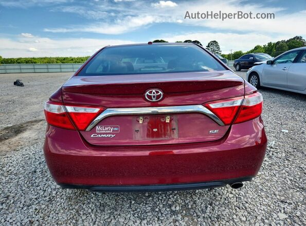 4T1BF1FK2GU580243 2016 TOYOTA CAMRY Red Вид ззаду