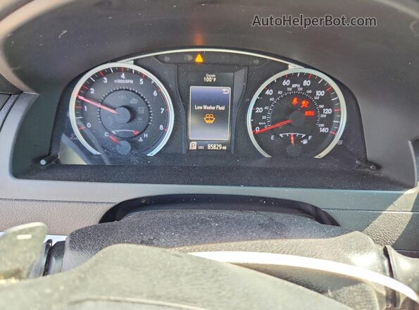4T1BF1FK2GU580243 2016 TOYOTA CAMRY Red Вид щитка приладів