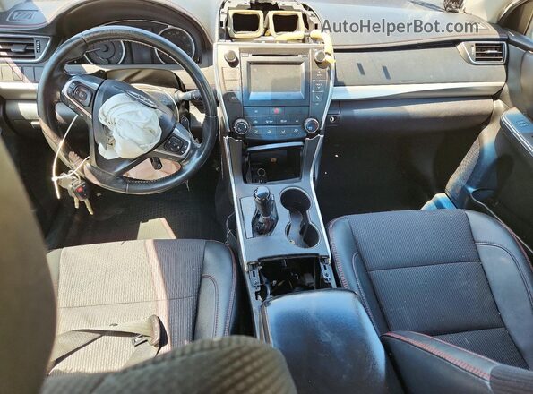 4T1BF1FK2GU591663 2016 TOYOTA CAMRY Серебряный Вид панели приборов