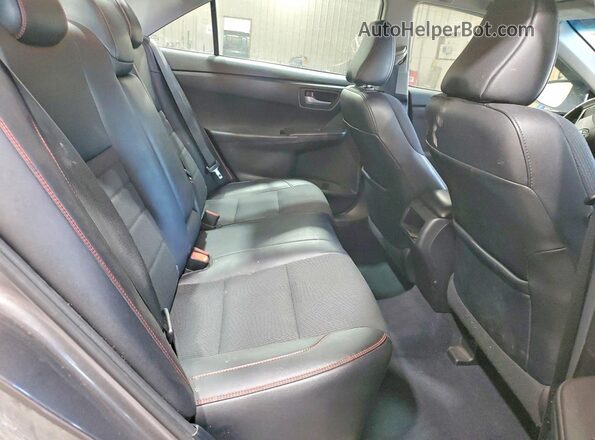 4T1BF1FK2HU366273 2017 TOYOTA CAMRY Gray Widok tylnych siedzeń
