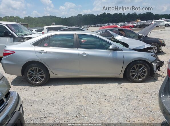 4T1BF1FK2HU404410 2017 TOYOTA CAMRY Silver Vista interior de 360 grados