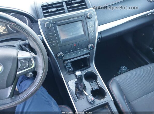 4T1BF1FK2HU801082 2017 TOYOTA CAMRY Gray Dashboard view