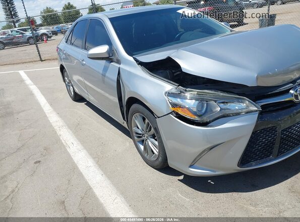 4T1BF1FK3GU117978 2016 TOYOTA CAMRY Silver Front view