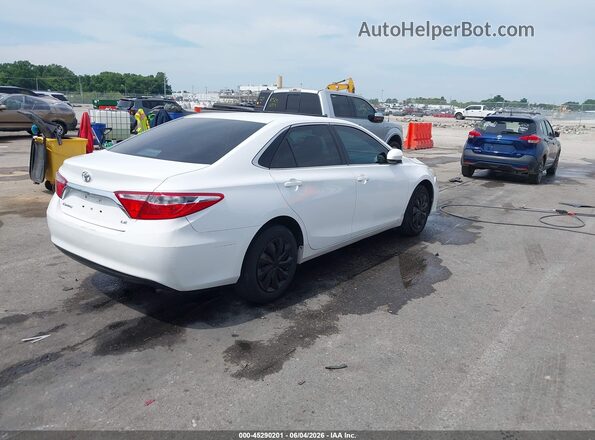 4T1BF1FK3GU219863 2016 TOYOTA CAMRY White Rear right