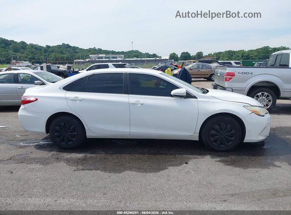 4T1BF1FK3GU219863 2016 TOYOTA CAMRY White Rear interior view