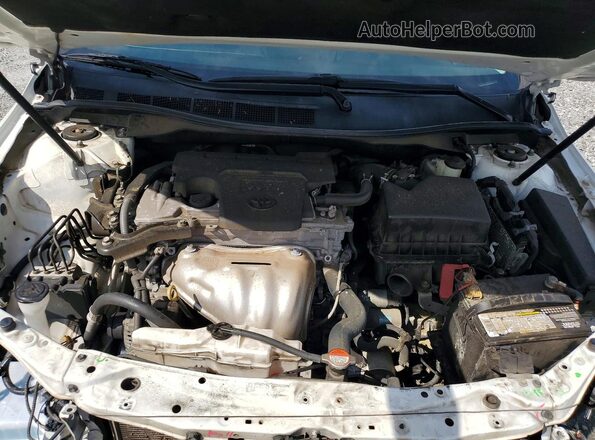 4T1BF1FK3GU230863 2016 TOYOTA CAMRY White Rear interior view
