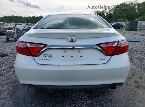 4T1BF1FK3GU230863 2016 TOYOTA CAMRY White Rear view